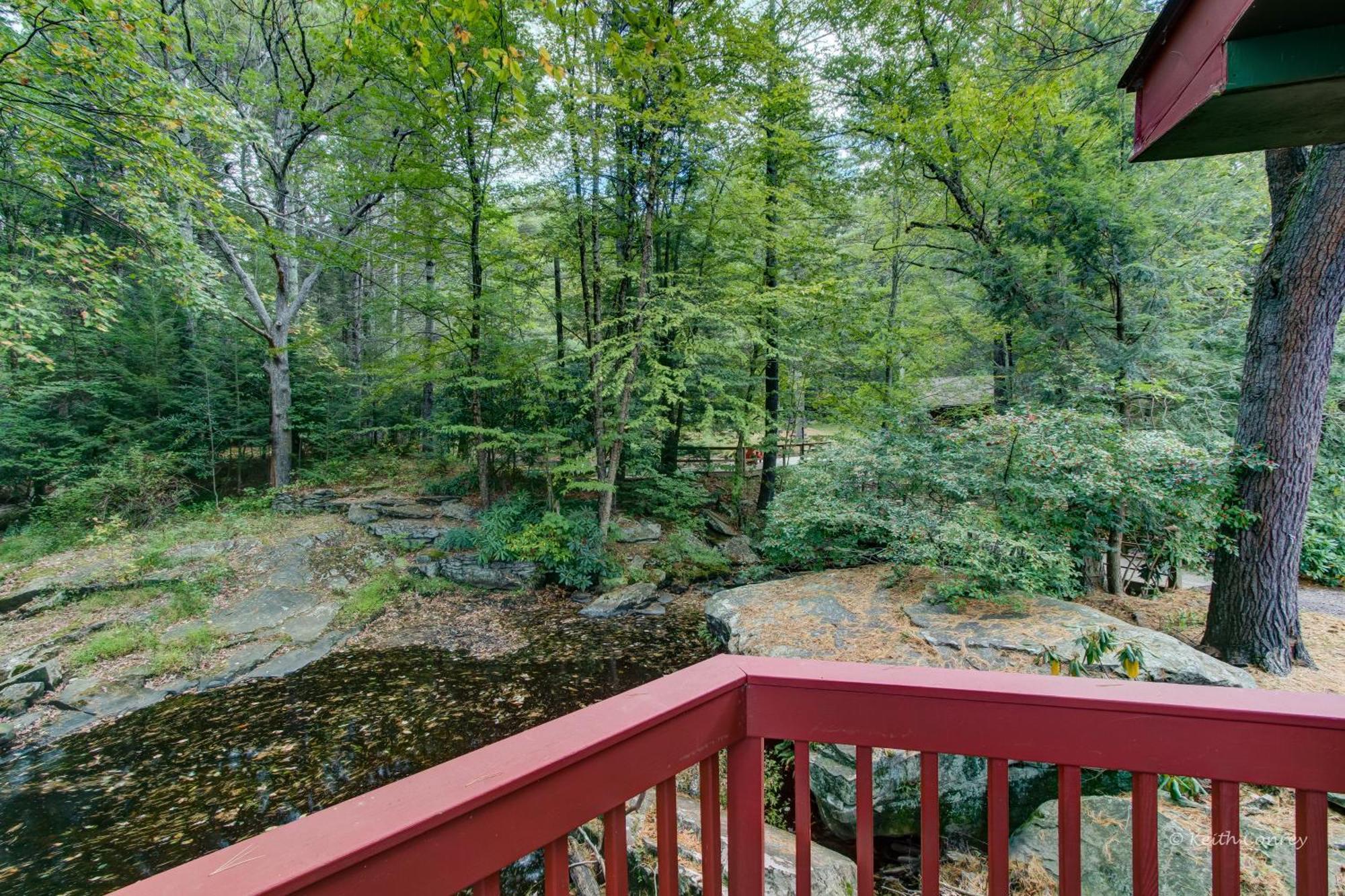 Magnolia Streamside Resort Canadensis Szoba fotó
