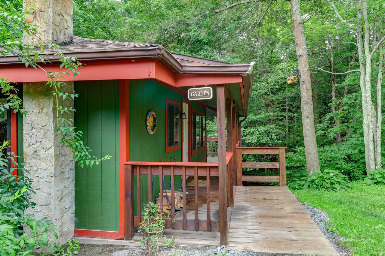 Magnolia Streamside Resort Canadensis Szoba fotó